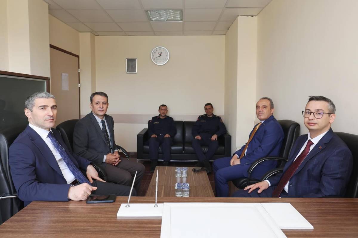 Vali Aktaş’tan İhsaniye’de Hastalara Geçmiş Olsun Ziyareti