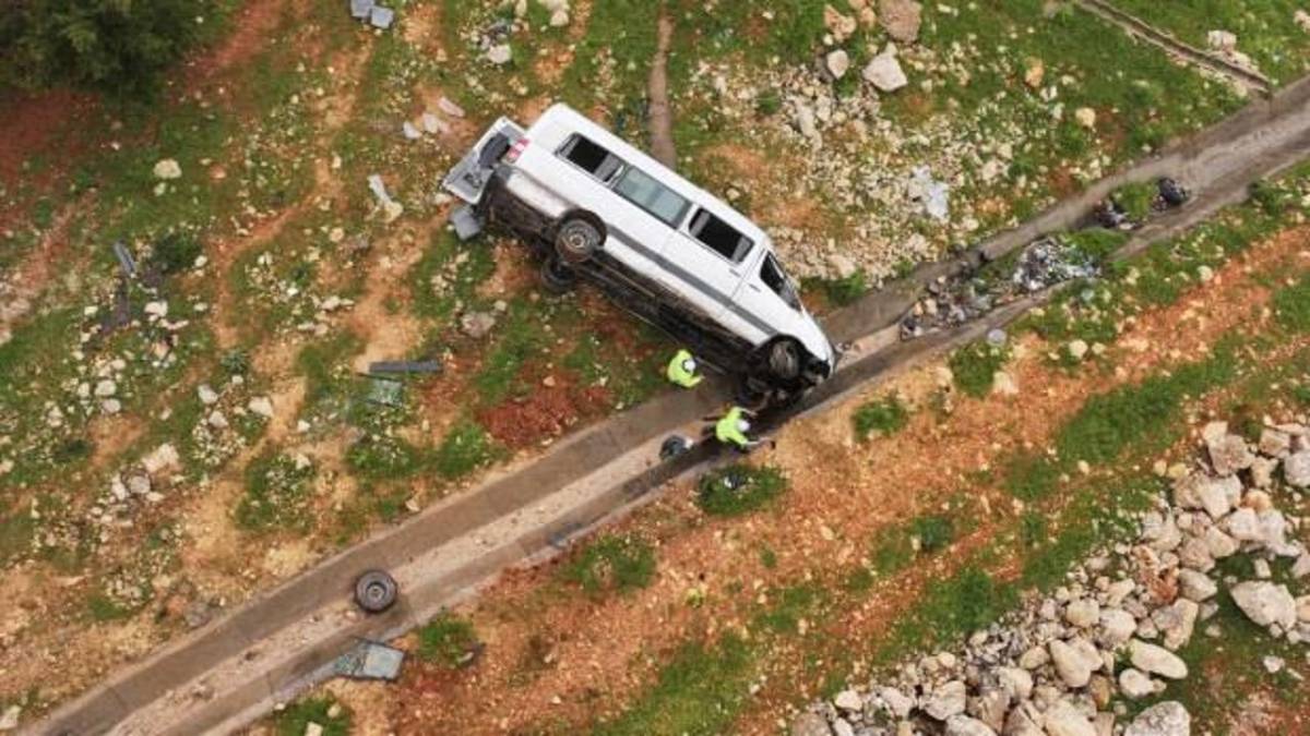 Gaziantep’te İşçi Servisi Şarampole Devrildi: 16 Kişi Yaralandı!