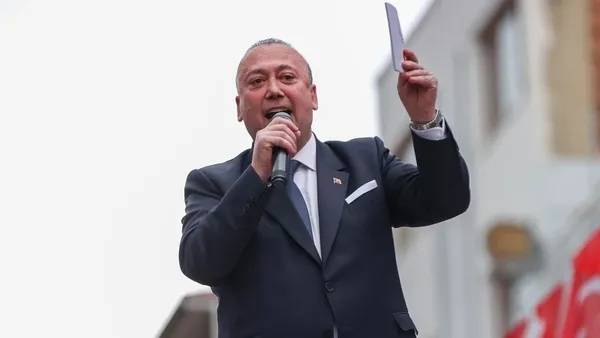 Son Dakika: Özkan Yalım’ın Makam Şoföründen Çarpıcı İtiraflar: Özgür Özel'in VİP Aracı Belediye Kasasından Dönüştürülmüş!
