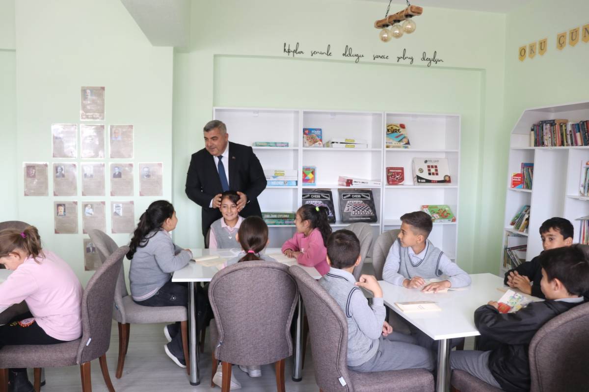 Müdür Sünnetci, Atlıhisar İlkokulu’nda Kitap Okuma Etkinliğine Katıldı