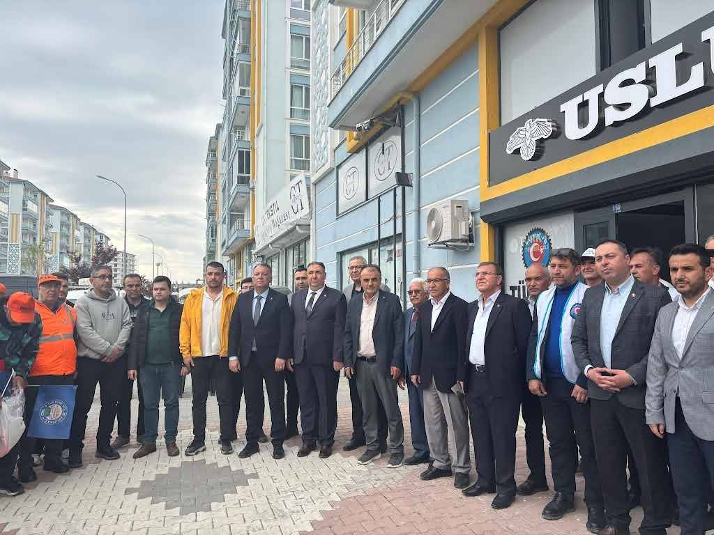 TÜRK-İŞ Afyonkarahisar'da 1 Mayıs'ta Emek, Dayanışma ve Adalet Çağrısı