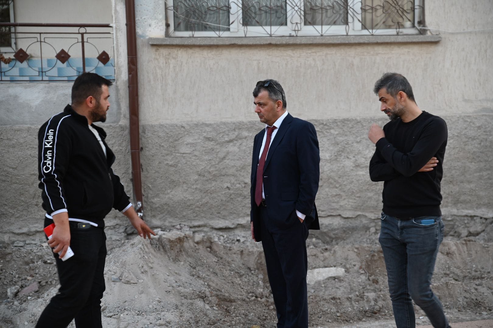 Emirdağ’da Tarihi Asfalt Çalışması Sürüyor