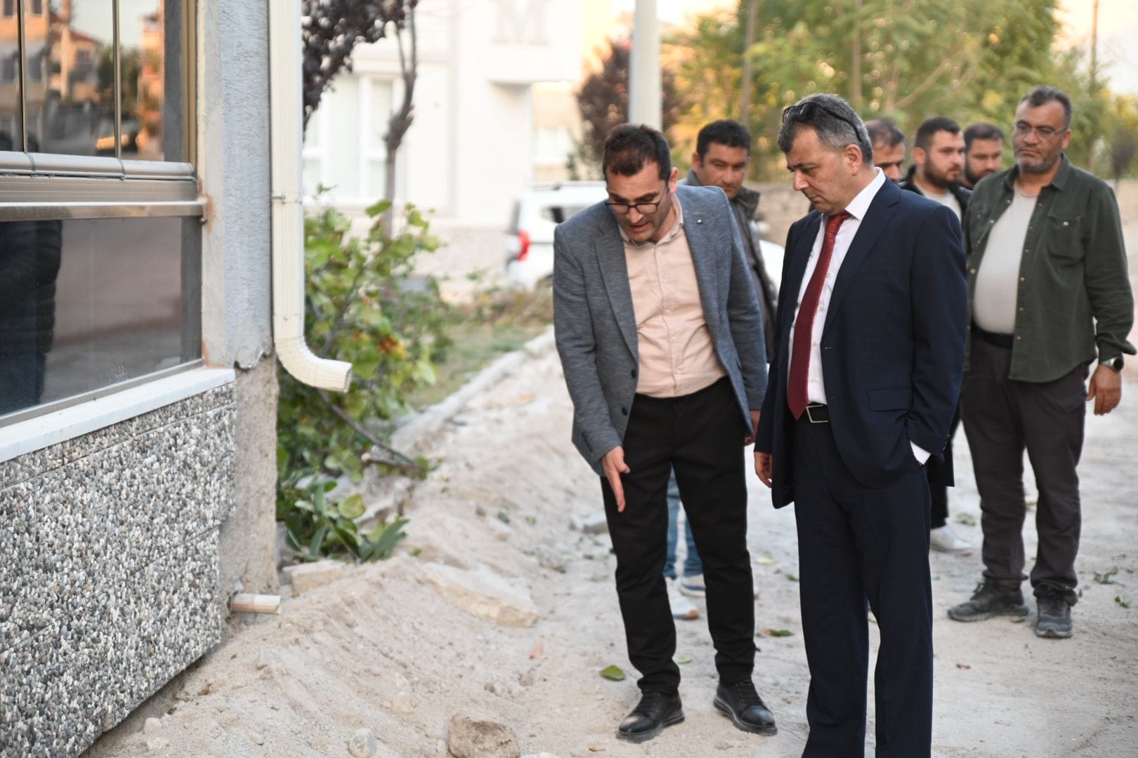 Emirdağ’da Tarihi Asfalt Çalışması Sürüyor